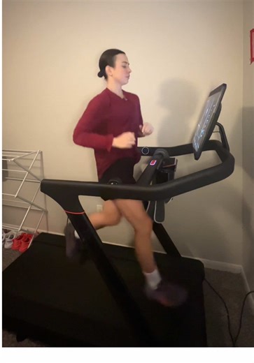 11 miles on the treadmill today with this winter weather. I’d always rather be outside, but I’m thankful to have power and a treadmill so I can still train and not risk an injury! #treadmill #runner #endurance