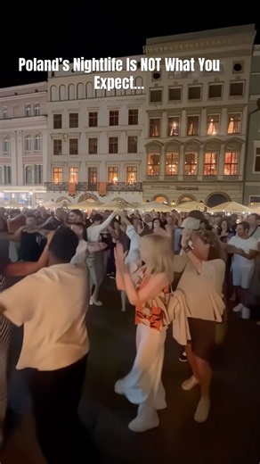 Unbelievable Night Energy in Wroclaw #poland #polska #lato#vacation #rynek #europe #indianinpoland