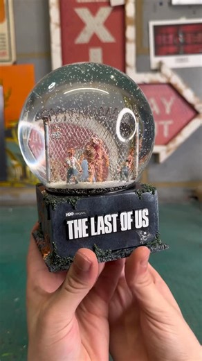 Miniature Model Making on Instagram: "Making a Miniature Last of Us Themed Snow Globe!! @hbomax #christmas #miniature #art #instaart #snowglobe #diy #thelastofus #snow #zombie #hbomaxpartner"