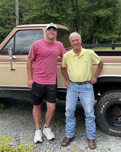 Gunner doesn’t think any of his teammates could drive it 😅