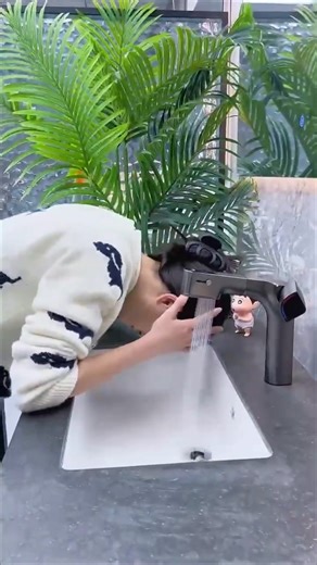 This Faucet Is INSANE 😳 You Won’t Believe the Water Flow I Installed #Smart# Faucet Can’t Go #Back