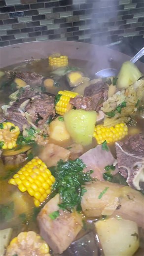 nehe (@nehe1677)’s videos with sonido original - El jak Htx🔞