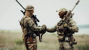 Analista e historiador Christian Nader: Pese a ley marcial, "EEUU no se va a detener en su intento por destruir y balcanizar a Rusia"