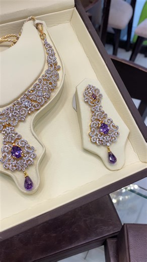 The Queen’s Quiet Sparkle: A Reflection on Elegance