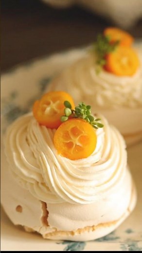 Pavlova with Mascarpone Cream🍦 #cake #baking #recipe #cooking #cakedecorating
