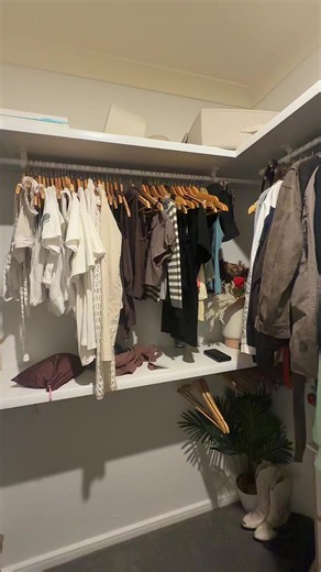 How I Emptied My Entire Wardrobe (Closet Cleanout Tips)