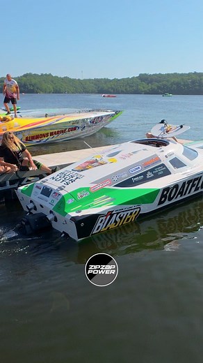 Clean Getaway! Scott Free Mod V Race Boat, Start Up and Pullout | Zip Zap Power