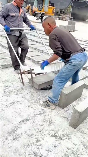 The Smart Way to Lay Concrete Curbs Simple, Manual, and Highly Effective Tool