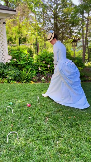 Historically Accurate Alice in Wonderland Cosplay Showcase