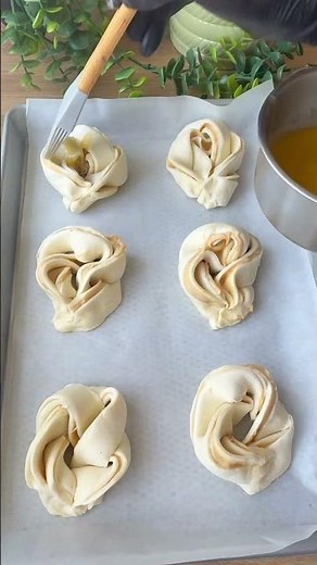 Hazelnut Honey Puff Pastry #food #puffpastry #hezulnutspread #sweetrecipe