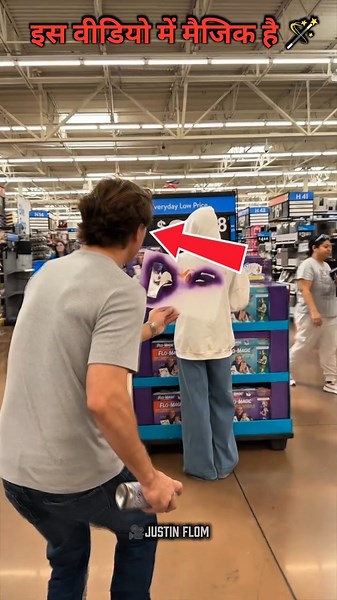 He Painted an Amazing Design on Her T-Shirt! 😱🎨 #shorts