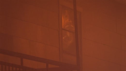 Houston firefighters battle overnight apartment fire near UH; 2 injured