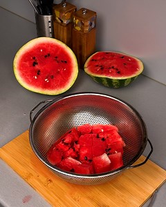 Fastest watermelon cutting hack🍉