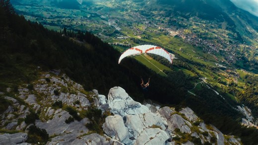 Speedflying in the Swiss Alps