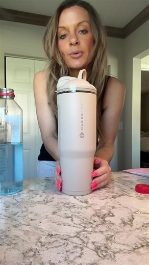 New Hydrojug Cup: Neutrals & Features