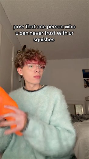 why do they be manhandling it🫩