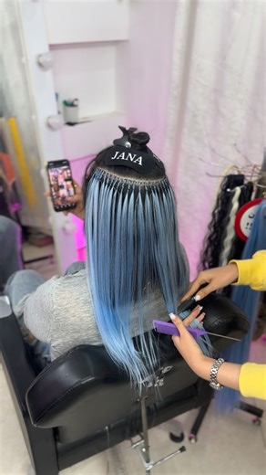 ‎همتا بافت|بافتمونازی اباد|اموزش بافتمو،اکستنشن‎ on Instagram‎: "با همتا استایلتو عوض کن🔹✋🏻 🔷بدون اسیب رسیدن به مو 🔹یک الی دوماه ماندگاری 🔷با مناسب ترین هزینه موهاتو لایت کن 🔹بدون استفادع از مواد شیمیایی 🔷بدون استفاده از چسب و رینگ رزرو نوبت ۰۹۳۹۹۹۰۲۷۵۵🔜 #اکستنشن_بافت #بافت_اکستنشن #رنگمو #شبیلدا"‎