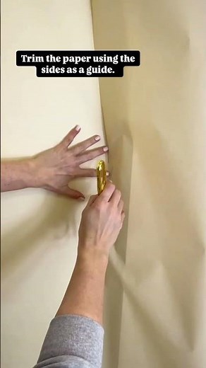 Teacher hack! Tips for using bulletin board paper on your classroom door. ⭐️🙌🏻💓 #teachers