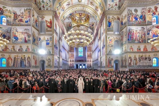 Hello world, If you do not know what to do these days in #Bucharest, you may visit the biggest Orthodox Cathedral in the World! Catedrala Nationala, open daily 10 am- 4 pm, ONLY until 8th January! It is hugeeee, there is still work to be done there, like Sagrada Familia:) Video: trad.christian | Go Visit Bucharest