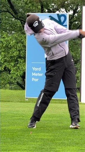 The textbook example of a driver that sends the ball effortlessly #Pro Lee Dong-eun #Beautiful sw...