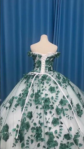 This Emerald Green Quince Dress is INSANE 😍 #quinceañera #quincedress #ballgown