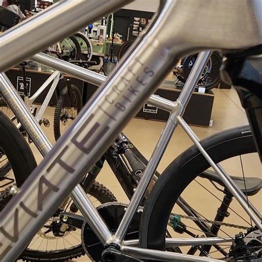 Deviate Cycles on Reels