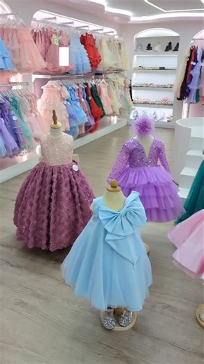 Vestidos Para Niñas 👑 on Instagram: "No importa la ocasión aquí está el vestido para tu hija!! Vestidos para cumpleaños, bautizo, pajecitas, primera comunión, graduación y para asistir a cualquier tipo de evento!! 📍 Tenemos dos sedes en Medellín 👉 Sede principal Laureles CR 66B circular 5-7 a un costado de la avenida bolivariana subiendo antes de la UPB 👉Centro comercial bosque plaza local 2065 al lado de la estación universidad del metro ✈️ Tenemos envíos a todo Colombia"