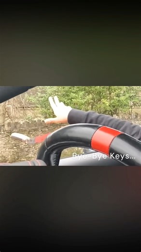 Throwing the key fob out whilst driving #maz500 #jaguar #ftype #jaguarftype #keyfob #wtf #why