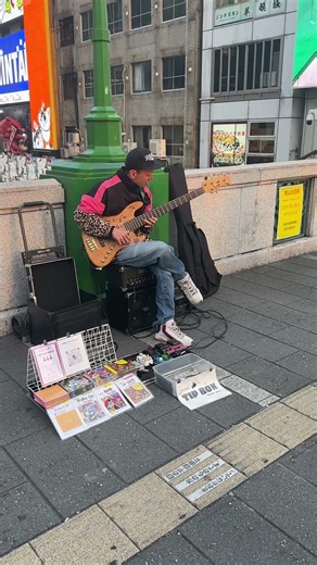 Beatles “Come Together” bass cover by a street performer in Dotonbori, Osaka, Japan #bass #japan