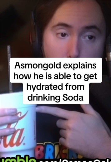 Asmongold explains how he is able to get hydrated from drinking Soda #soda #water #asmongold