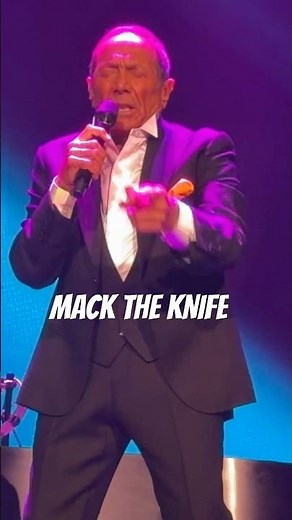 Paul Anka Performs “Mack the Knife” — Classic Vegas Energy 🎤