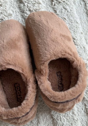 My new obsession 😍😍 I can’t get over how cute these Crocs are! They’re unbelievably soft and feel like walking on clouds!! #crocs #tiktokshopblackfriday