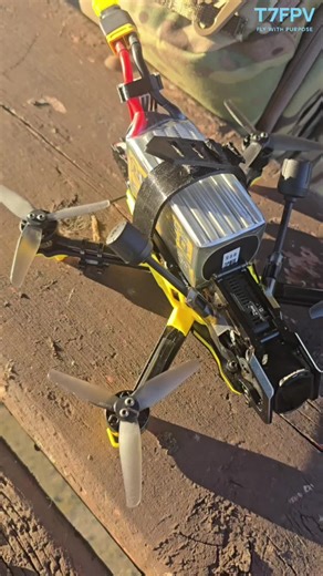 Out here sending it with the SpeedyBee Master 3X on 6S power, rocking the 1200 mAh 150C R-LINE-TATTU batteries🔋⚡️. We’ve leveled up from the 850 OVONIC 150C and 1050 mAh 130C packs to see how long we can stay in the air while pushing that throttle just a bit harder than usual 💨. The wind’s cooking at 25 mph, but that’s not stopping us — we’re flying through the gusts with the DJI O4 Pro and 1507 3600 KV motors doing work. Let’s see what kind of flight time and punch this setup can really deliv