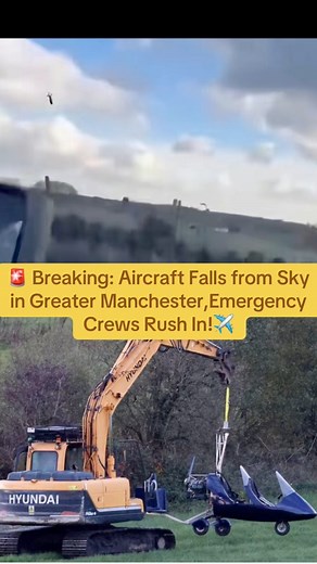 A small gyrocopter suddenly lost engine power and spun out of the sky before making a dramatic emergency landing in a Bolton field near Manchester. Amazingly, the pilot—a man in his 60s—walked away unharmed as emergency crews rushed to the scene. #fypreelsシ゚viralシ #ukreels #usa_tiktok #facebookviral #facebookreel #manchester #manchesterairport #bolton Video credit - Manchester news | Above the clouds