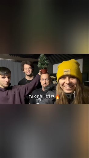 Främ on Instagram: "Vánoční koncert 🎄 👉🏼 27.12.2025 👉🏼 Malšice u Tábora 👉🏼 S @tlusta_berta Tak přijď zakončit tenhle rok pořádnou dávkou rocku! 🔥 #FRÄM #tlustaberta #malsice #vánoce #koncert"