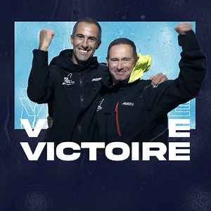 🏆💥 𝐕𝐢𝐜𝐭𝐨𝐢𝐢𝐢𝐢𝐢𝐫𝐞 ! Armel Le Cléac’h et Sébastien Josse remportent la 16e édition de la Transat Jacques Vabre après une course audacieuse et passionnante à bord du Maxi Banque Populaire XI. Cette transatlantique à haute vitesse a permis de rejoindre la Martinique en 14 jours, 10 heures, 14 minutes et 50 secondes. Bravo à Armel, Sébastien et tout le Team Banque Populaire pour cette belle réussite collective ! 👏 En savoir : bit.ly/3FWBGJS #PassionVoile #RouteDuCafé #GoMartinique LH Le