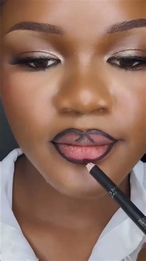 Easy tips to drawing your lips outline for a more classic look #beautytips #makeuptutorial #makeover