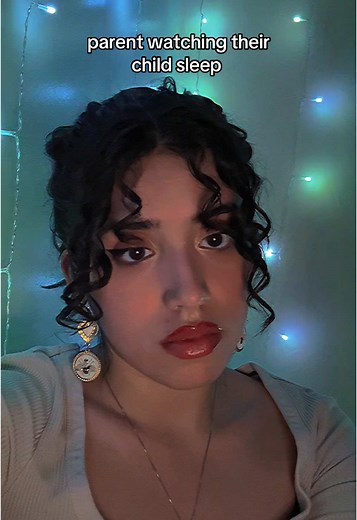 Ig: darling.writer YT: darling.writers #bookprompts #writingprompts #reading #stories #fictionalcharacters #writers #books #pov #booktok #writertok #marlin #curlyhair #ledlights #latina #fantasy #fantasytropes