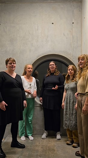 "Ingen skal forglemme mig..." Røst Kvintet er i gang med at sætte de sidste detaljer på vores kommende koncert, og vi vil lige dele en lille forsmag med jer