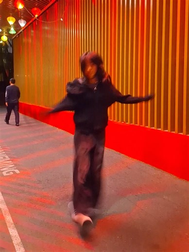 Metamorphosis Dance Shuffle: A Nostalgic Experience