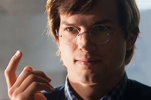 'JOBS' Biography Starring Ashton Kutcher Hits Theaters to Mixed Reviews