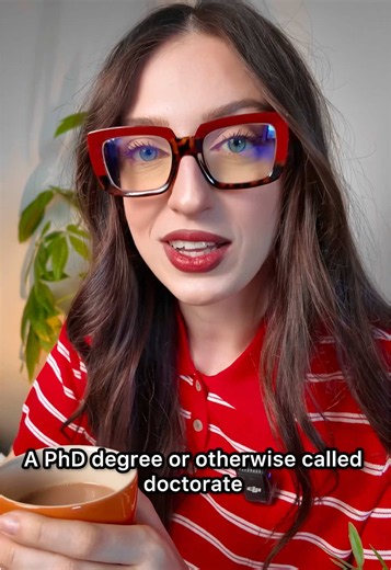 PhD Basics 101 with a fellow PhD student studying food Psychology 🍕🧠 Ever wondered what doing a PhD actually involves? 🎓 Today we’re breaking down PhD Basics 101! As a Bulgarian living abroad, my channel is usually all about sharing my favourite traditional Bulgarian recipes, food memories, and cultural flavours. But behind the screen, I’m also a PhD researcher in Psychology! 🧠✨ My research focuses on the visual perception of food which is basically, how the way food looks impacts our brain,