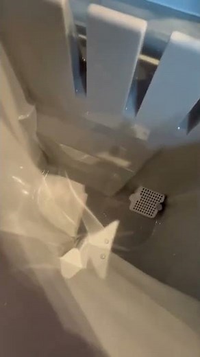 How to use a Frigidaire ice maker