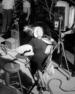 211K views · 6.3K reactions | Return to the glory days of Hollywood as Sunset Boulevard lights up the big screen once more - restored in stunning 4K for its 75th anniversary. Tickets: https://hubs.la/Q03dP2jF0 | Sunset Blvd | Facebook