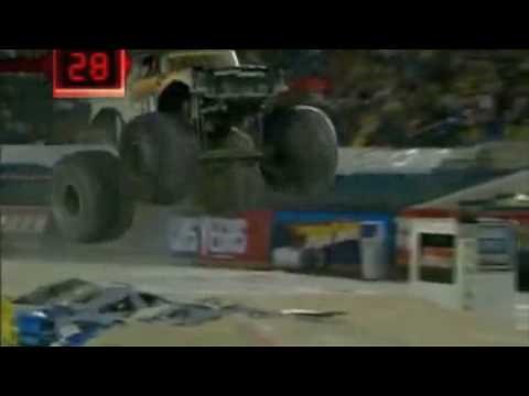 Monster Jam Classic Freestyles 4 - Avenger Jacksonville 2005