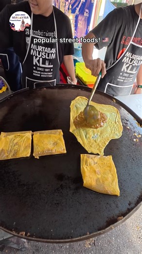 Malaysia Street Food 🇲🇾 Murtabak for RM5! Cheap & Delicious