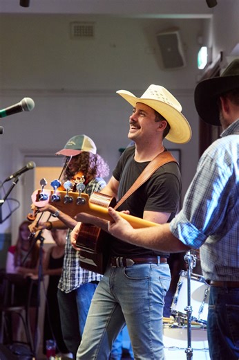 Crack out your best YEE HAW and get down to The Park for a Hoedown & Hog Roast to start your long weekend! Enjoy live country jams brought to you by “Honky Tonk Heros” in our front bar from 3pm. Plus we’ll have a bucking bull for entertainment, free entry and of course, an epic hog roast! | Victoria Park Hotel