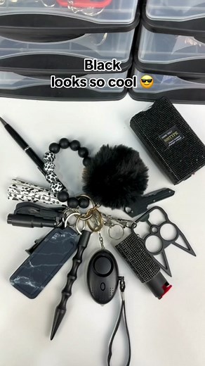 Does your keychain have selfdefence function?#us #amazonfinds #amazonfavorites #titokshop #selfdefence #keychain #asmr #smallbusiness #amazongadgets #keychainset #foryou #fyp