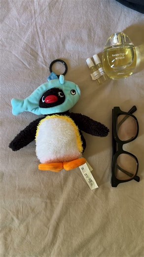 an unintentional self portrait #everydaycarry #whatsinmybag #lifestylecreator #dailyessentials