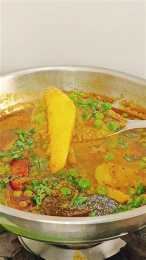 Mater ka Nimona/ Aloo Matar ki sabji #youtubeshorts #tiffinrecipe #recipe #shorts